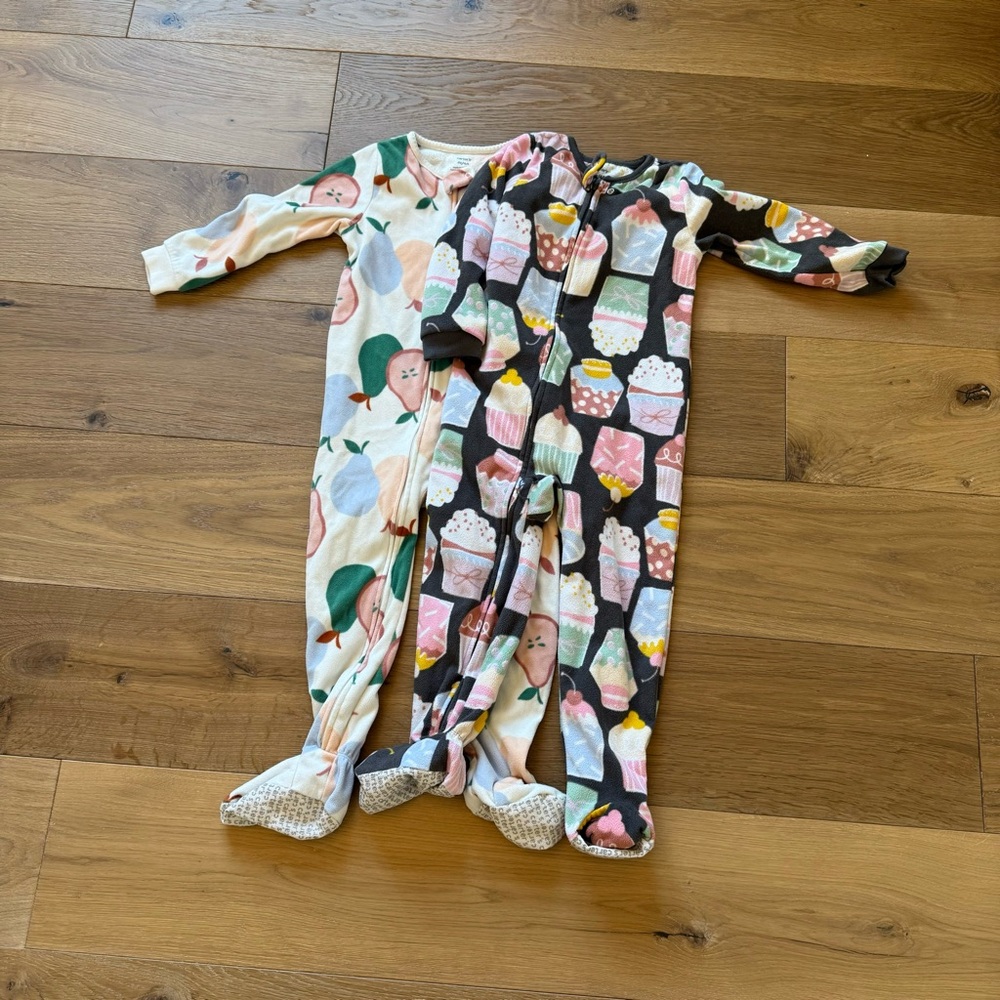 Bundle of 2 Fleece Zipper Footie Pajamas